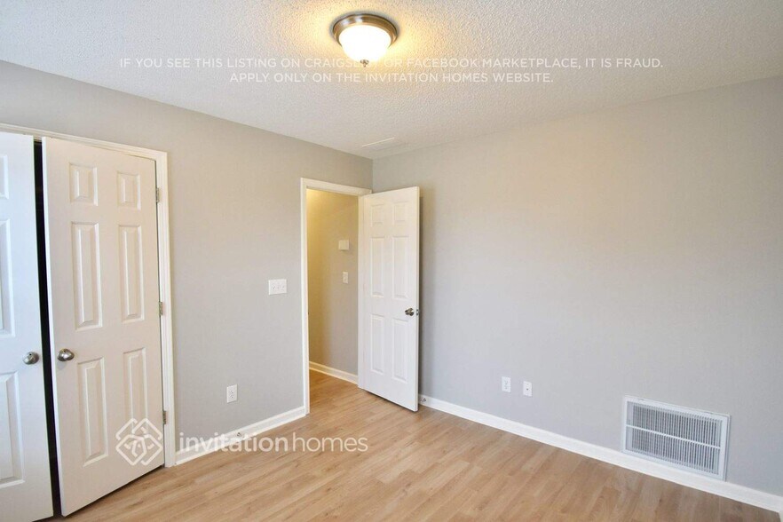 Building Photo - 13558 Weycroft Cir