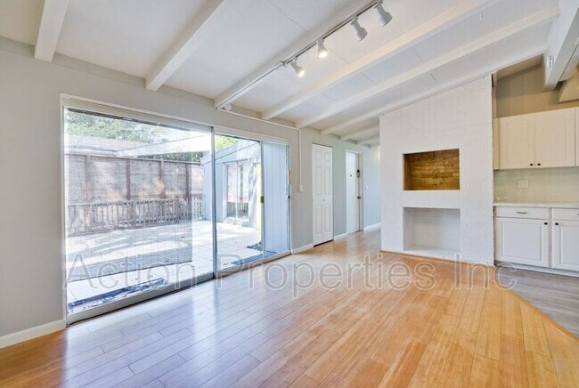 Building Photo - 18850 Newsom Ave