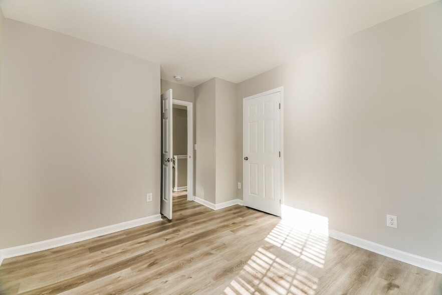 Building Photo - 3348 Forest Mill Cir