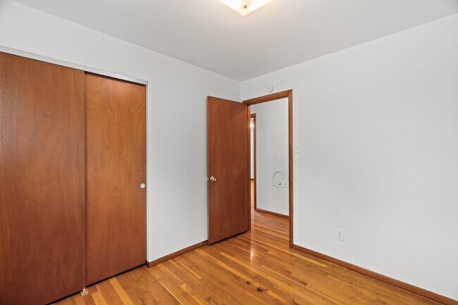 Building Photo - 6138 Emerald Ave