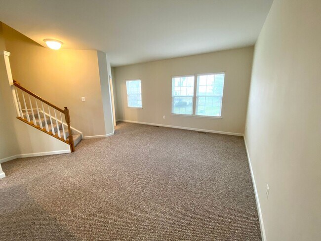 Building Photo - JUST REDUCED!!!!  3 Bedroom Townhome in Waynesboro!