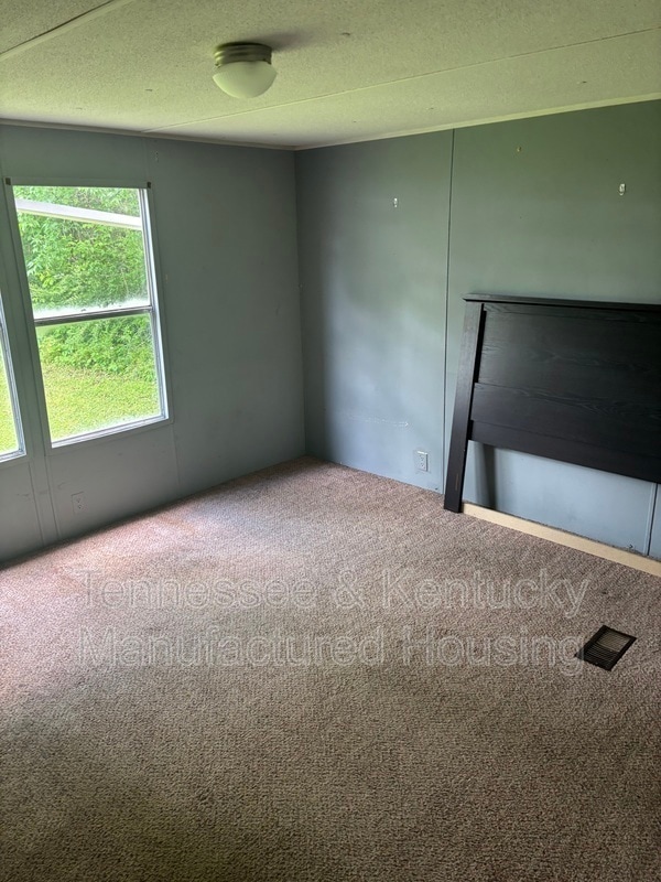 Building Photo - 212 Eller Dr