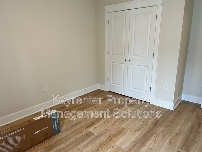 Building Photo - 185 Lindburgh Dr