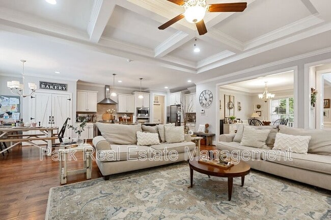 Building Photo - 215 Harrison Pond Dr