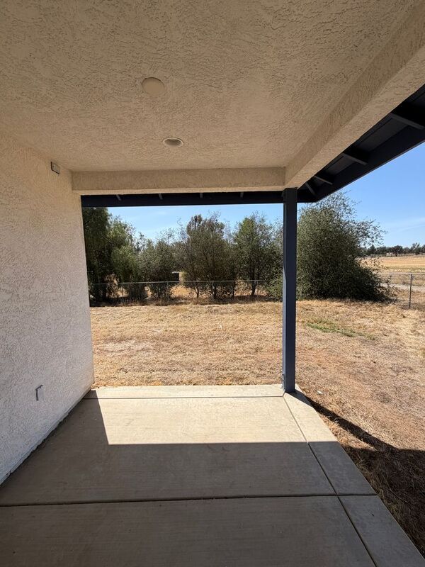 Building Photo - 32586 Galleano Ave