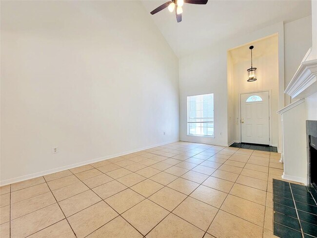 Building Photo - 7400 Muffin Dr