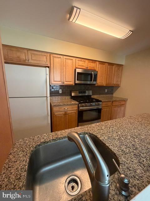 Building Photo - 114 Andover Pl