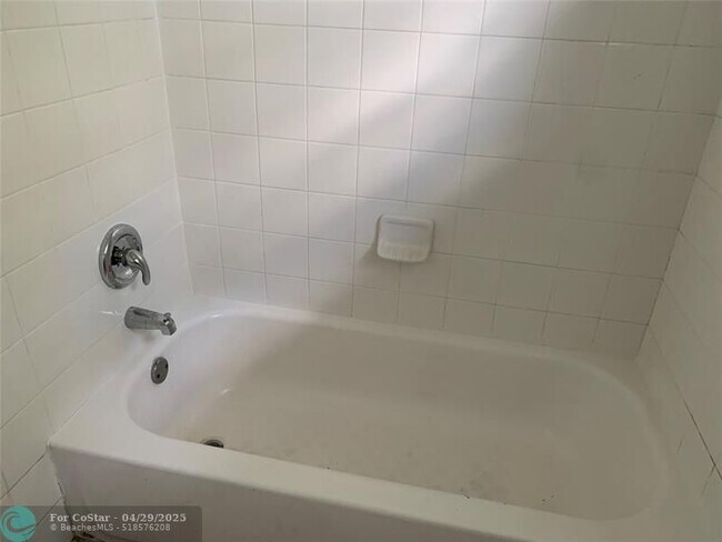 Building Photo - 2760 NW 58th Terrace