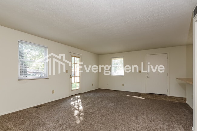 Building Photo - 8197 Mount Washington Dr