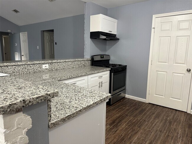 Building Photo - 15770 Chimney Rock Rd