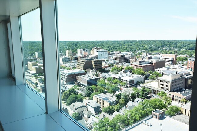 Building Photo - 555 E William St