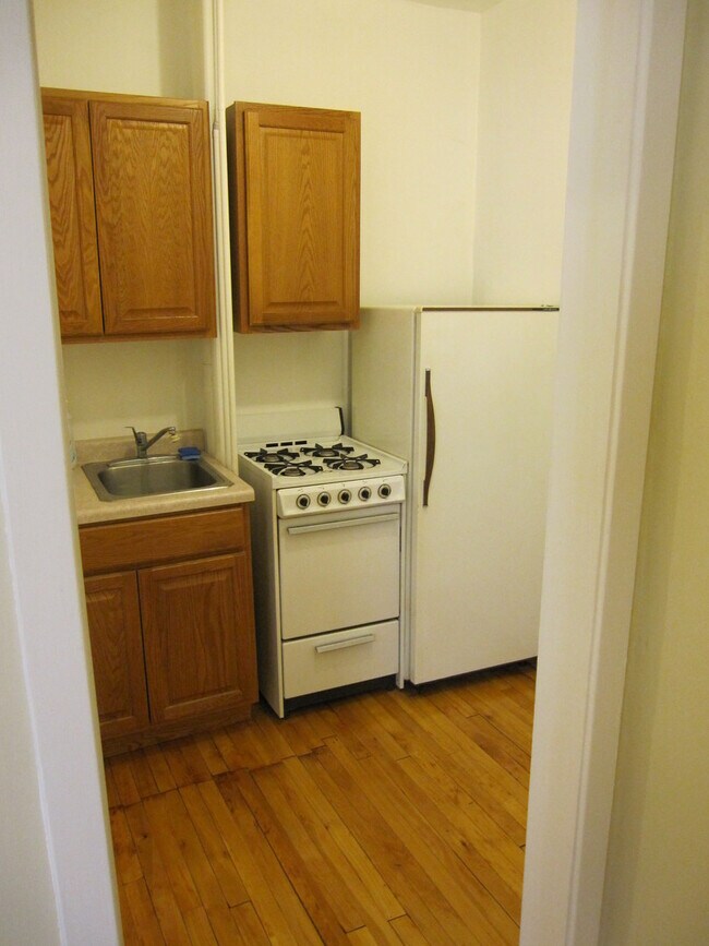 Interior Photo - 10 E. Gorham