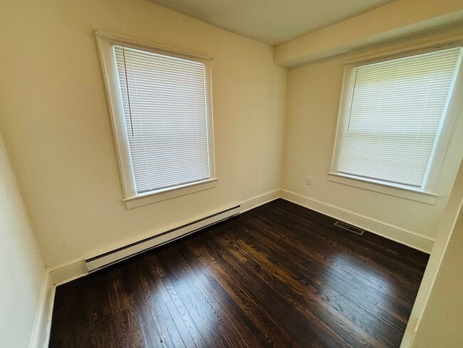 Building Photo - 514 Sunrise Dr