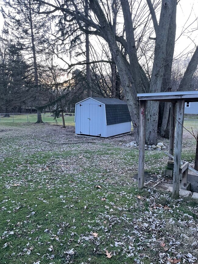 Building Photo - 2501 Edgewood Dr