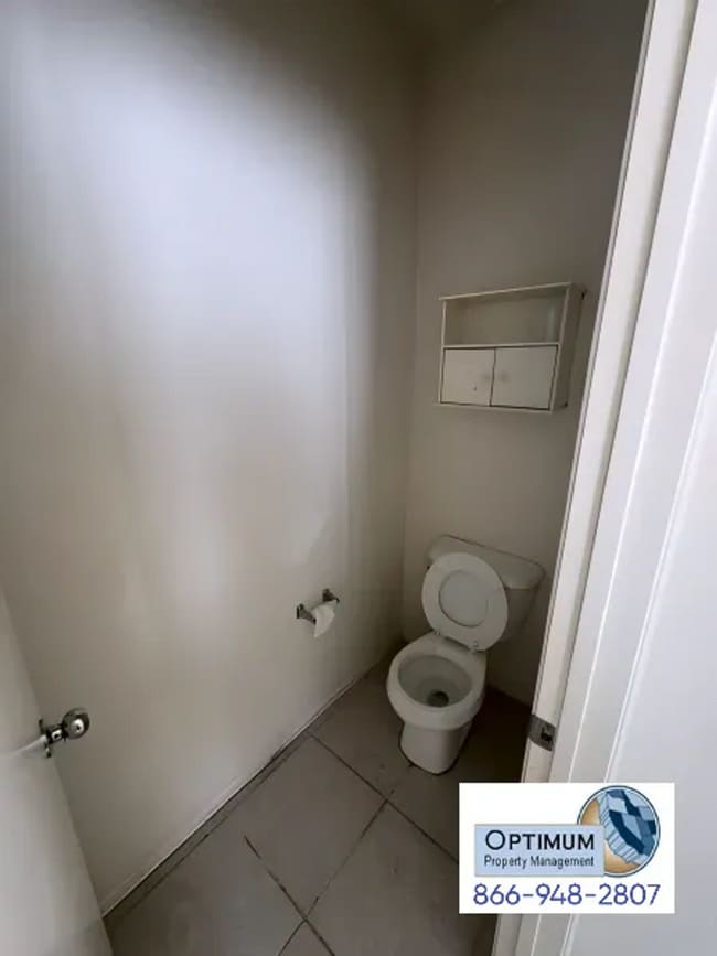 Building Photo - Spacious 4-Bedroom 2-Bathroom Home with Fireplace & Large Backyard