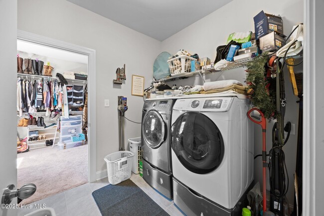 Building Photo - 1009 Kingfish Way