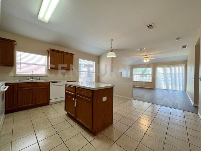 Building Photo - Beautiful 3/2/2 in Eagle Mountain / Sagina...