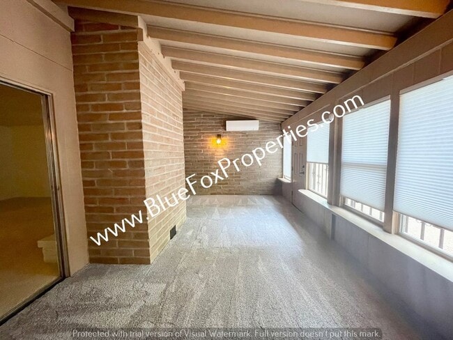 Building Photo - 7876 N Sendero Tres