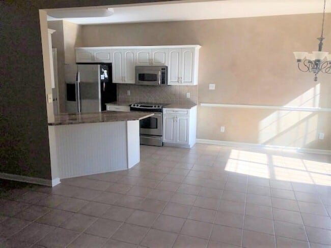 Building Photo - 9291 N Fairmont Cir