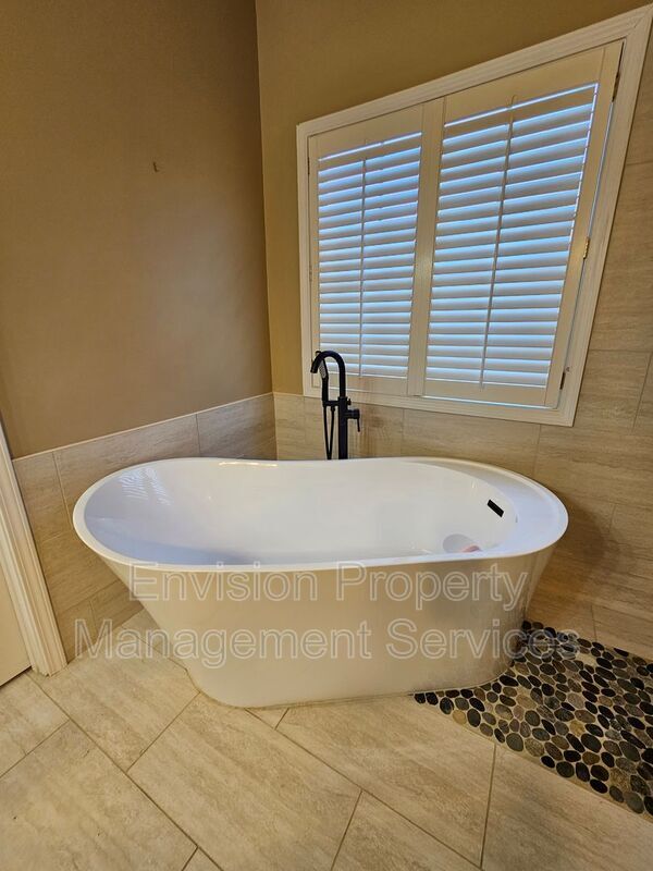 Building Photo - 192 Ashley Dr