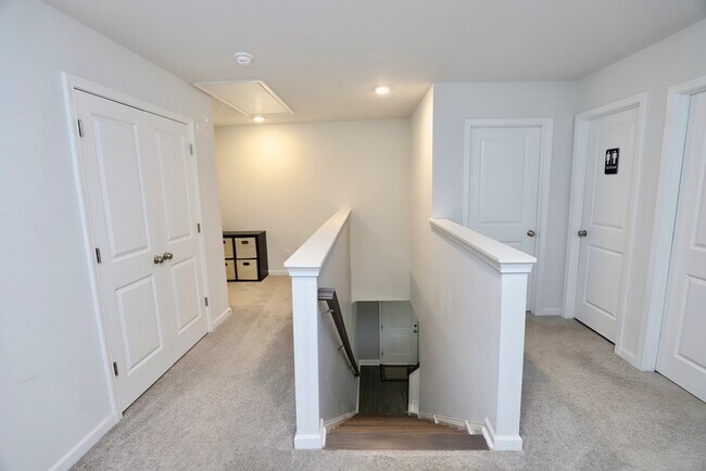 Building Photo - 525 Kittiwake Ln