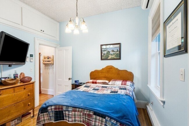 Building Photo - 597 Tremont St