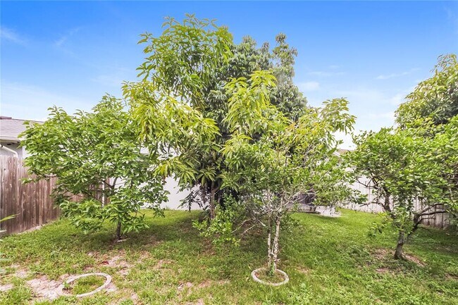 Building Photo - 4454 Sandhurst Dr