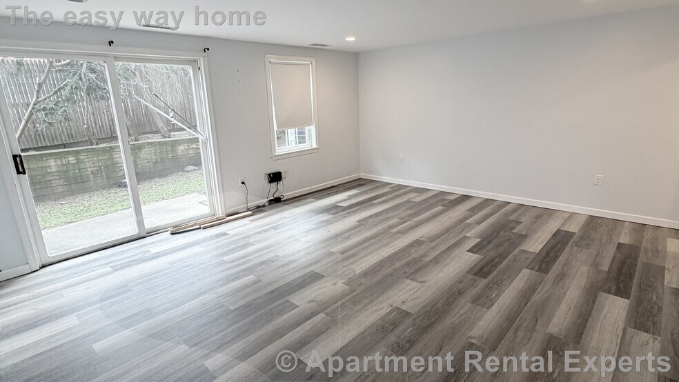 Building Photo - 2 Glenbrook Ln