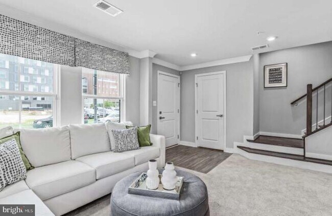 Building Photo - 2926 WATERFRONT Way