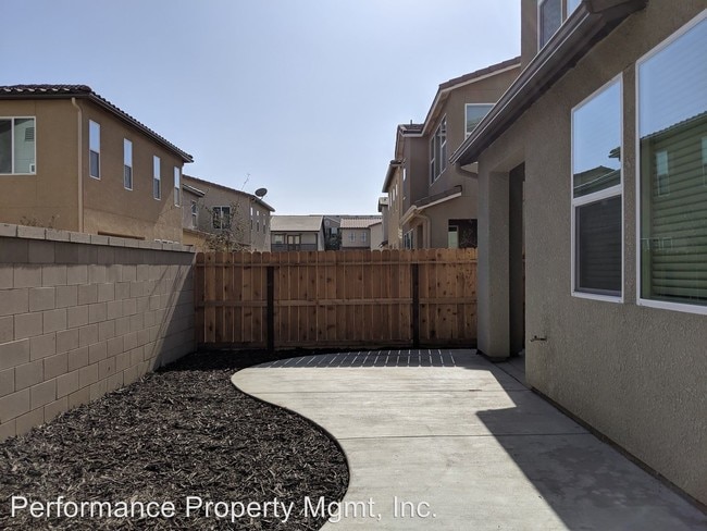 Building Photo - 3 br, 3 bath House - 2545 Mustang Dr