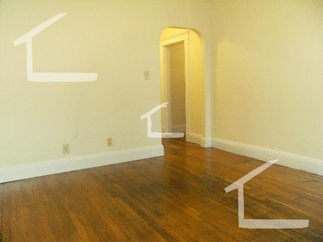 Building Photo - 1-Bed + Office * Convenient Location