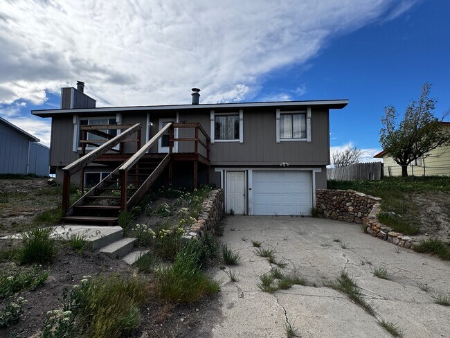 Primary Photo - 1040 Jade Dr