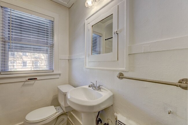 Building Photo - 1 Bed 1 Bath apartment in Okc close to Plaza District!