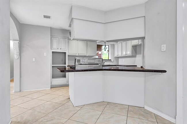 Building Photo - 2903 Woodland Grove Dr