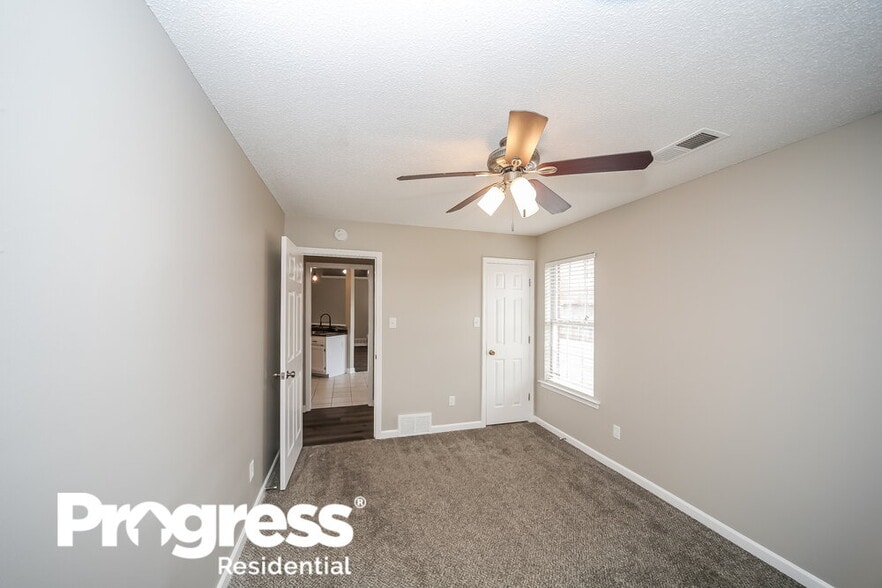 Building Photo - 13083 Braybourne Cross