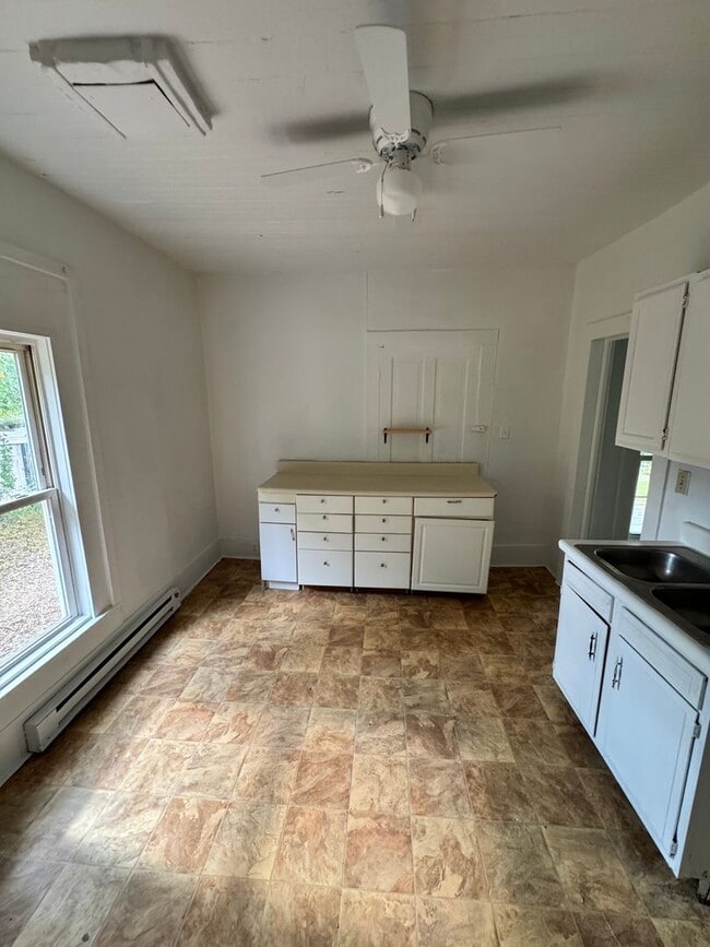 Building Photo - 2 or 3/1 in Grover, NC really located in E...