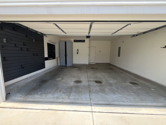 Building Photo - 4028 Centerpiece Ct