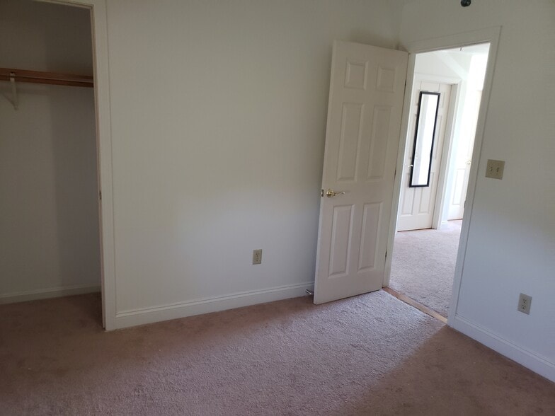 Building Photo - 93 Winterbell Dr