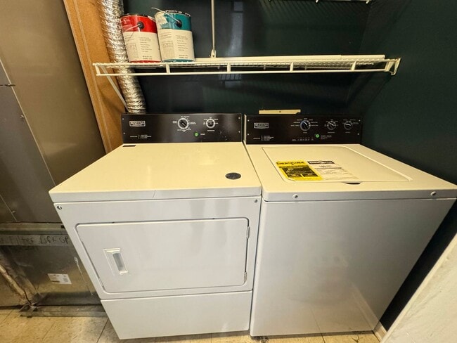 Building Photo - Bright And Cozy 3 Bed 2 Bath Condo In Vibrant Heights On Penderbrook