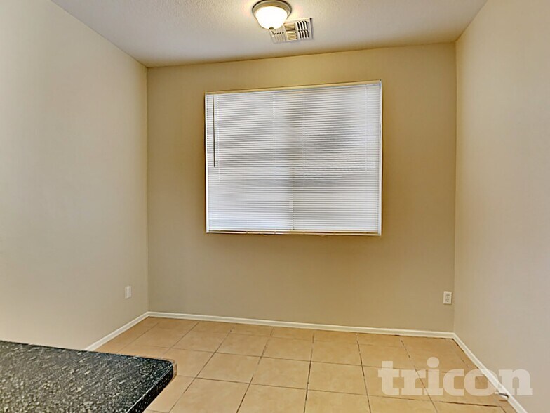 Building Photo - 4925 S 15th Pl