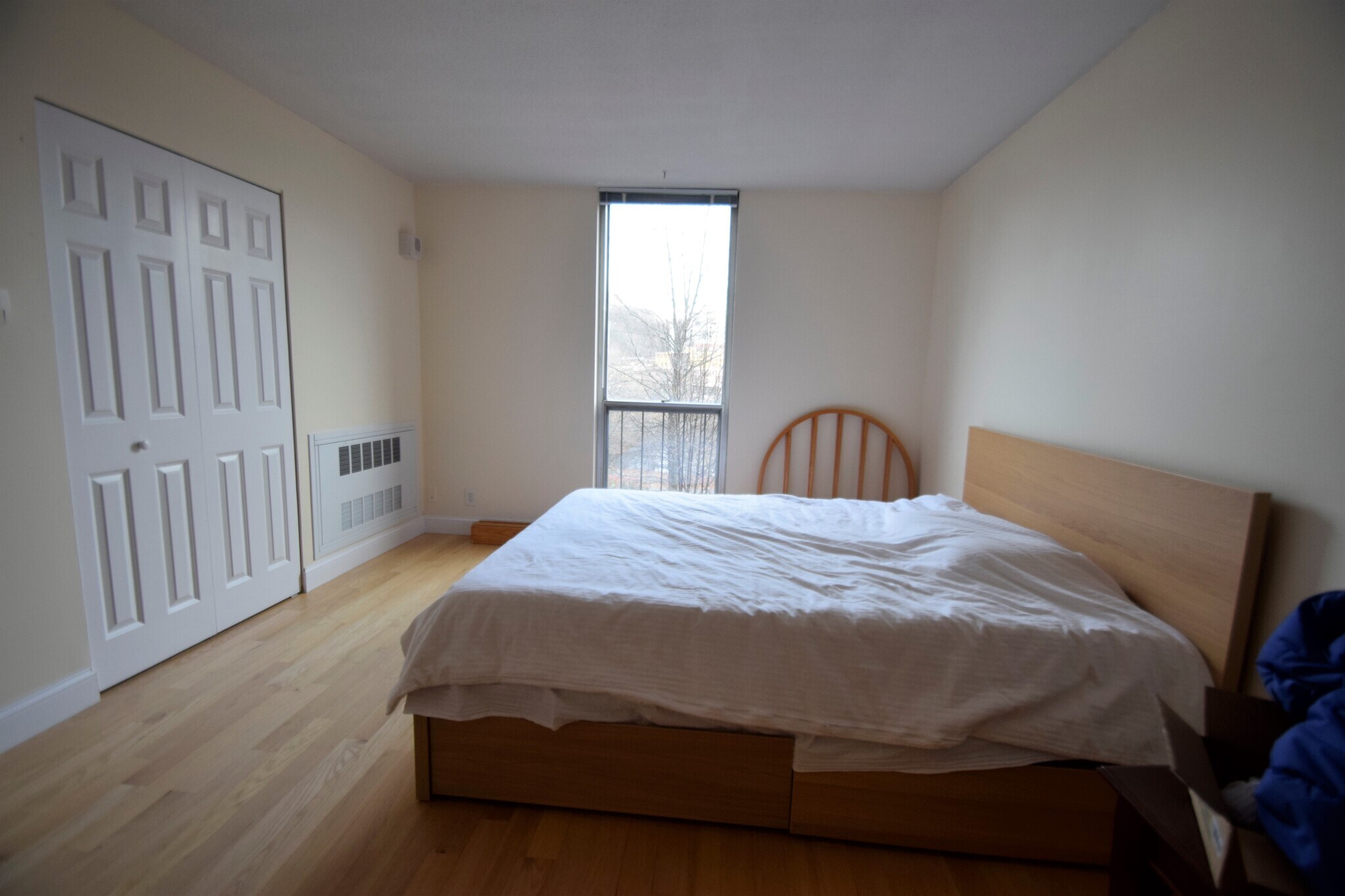 Building Photo - 33 Pond Ave