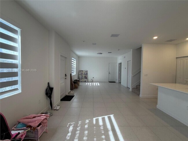 Building Photo - 145 SW 184th Ave