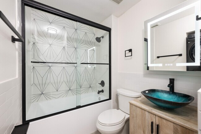 Building Photo - 5214 Stacy St