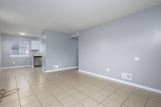 Building Photo - 13679 Sidonie Ave