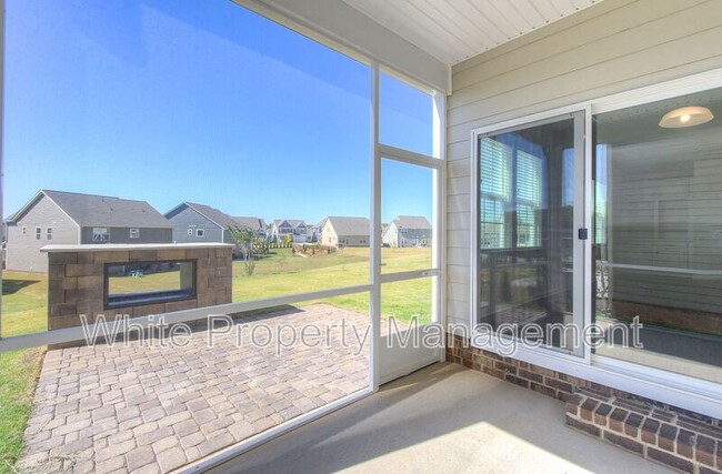 Building Photo - 1043 Winnett Dr