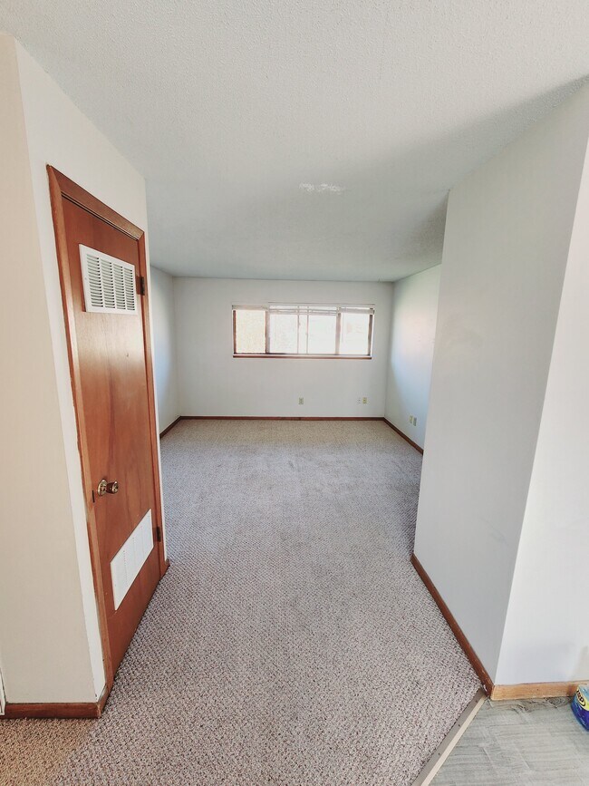 Building Photo - 3621 Dalewood Ave SE