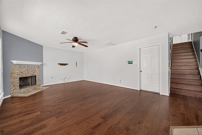 Building Photo - 25346 Barmby Dr