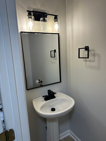 Building Photo - 138 Harvard Rd