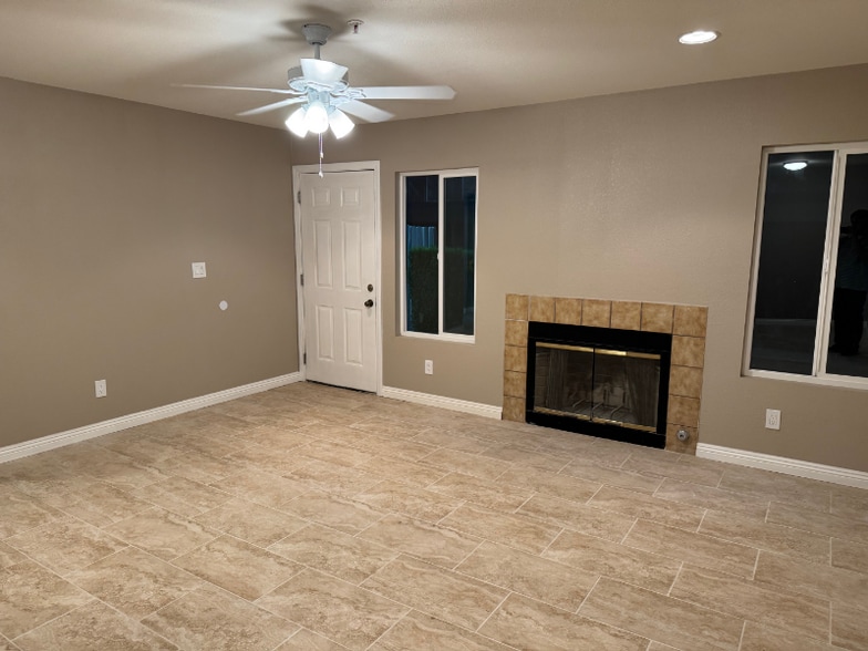 Building Photo - 16645 Valencia Ave