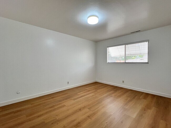 Building Photo - Updated Three Bedroom Napa Home